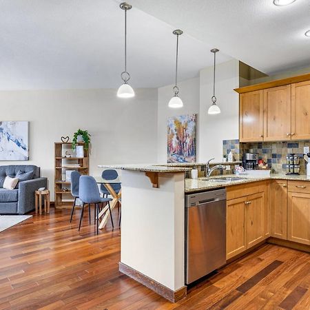 Alluring Mountain View Condo - Right In The Heart Of Downtown - Managed By Little Sister Getaways Canmore Eksteriør billede